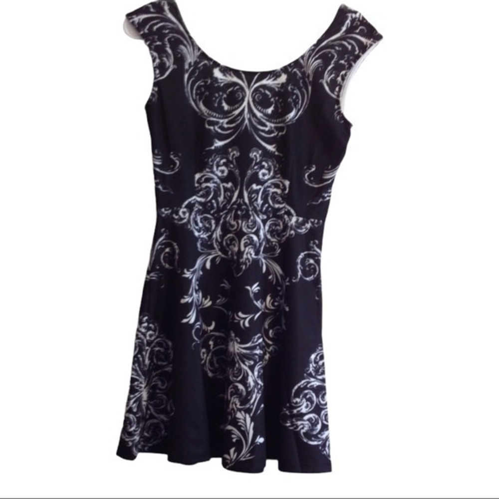 ⭐️ Jealous Tomato Fit & Flare casual dress SzS